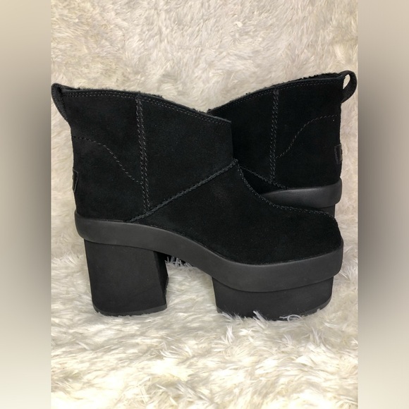 UGG Black Platform Boots size 8 NWOT - Picture 1 of 13